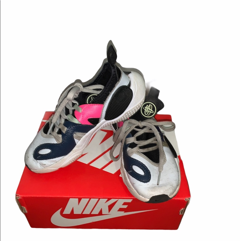 Girls Nike Huaraches E.D.G.E.B.P 13